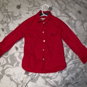 H&M red shirt